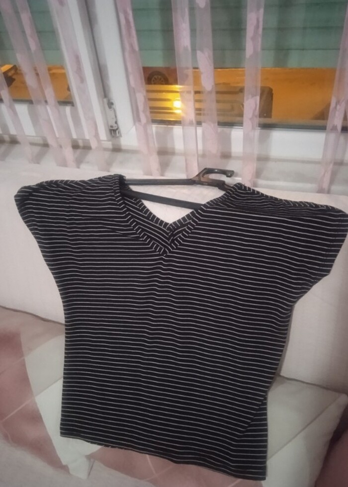 V yaka t-shirt - Görsel 2