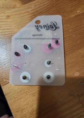 Diğer Renkli Mini Düğmeli Kadın Küpeler