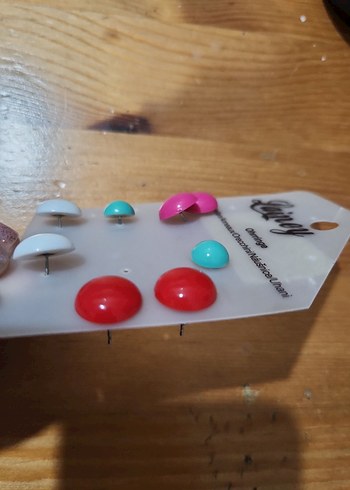  Beden Renkli Mini Düğmeli Kadın Küpeler