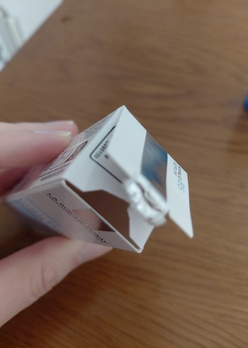 La Roche-Posay Hyalu B5 Anti-Aging Serum 10ml - Görsel 4