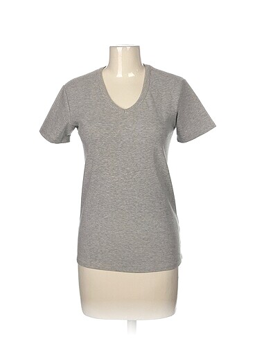 Diğer T-shirt %70 İndirimli.