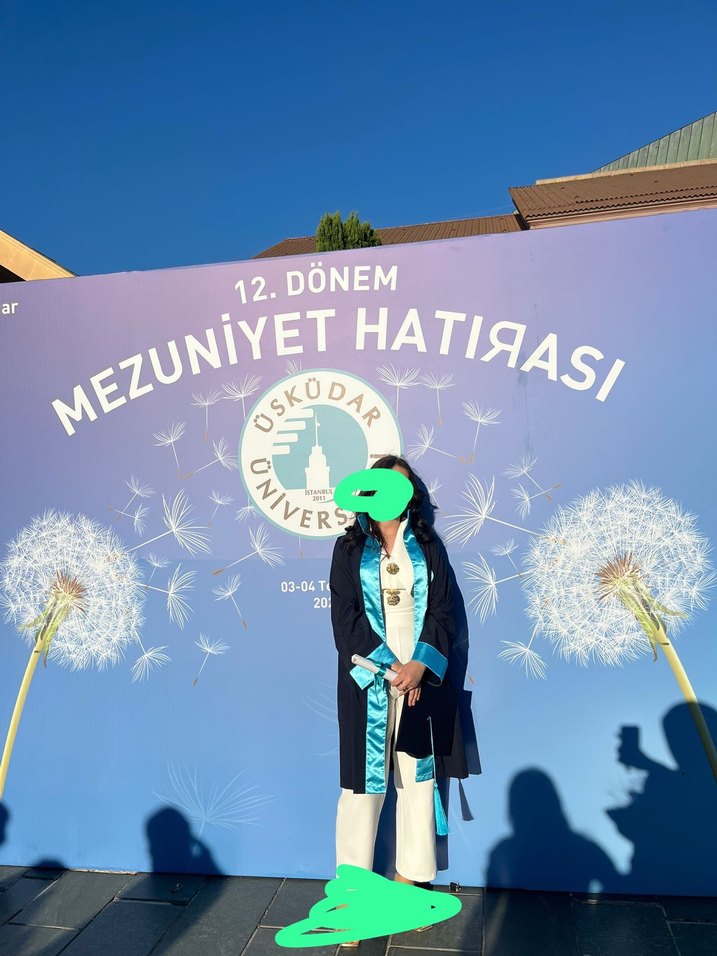 Üsküdar üniversitesi cübbe - Görsel 2