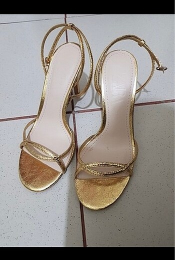Zara Zara gold sandalet