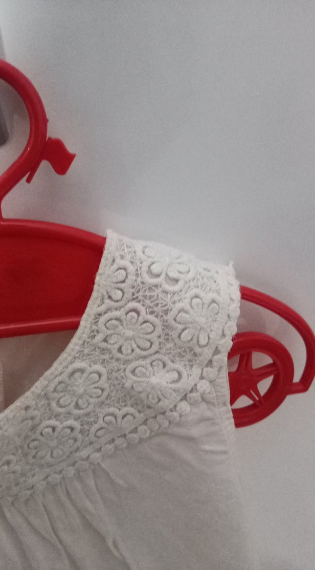 Beyaz Nakışlı Kız Çocuk Kolsuz üst - Görsel 3