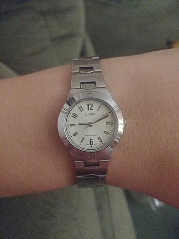 Casio kadın saati sıfır gibi az takıldı
