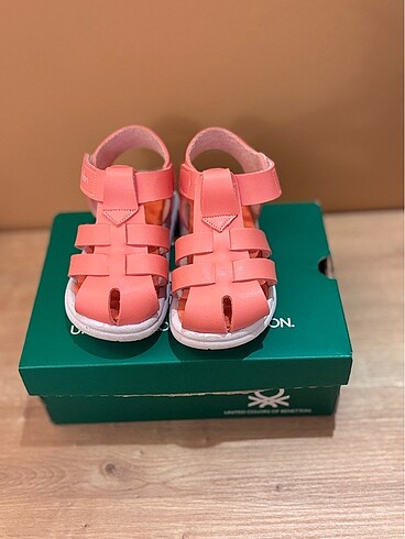 Benetton Benetton 23 numara sandalet