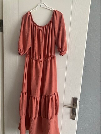Pembe uzun elbise