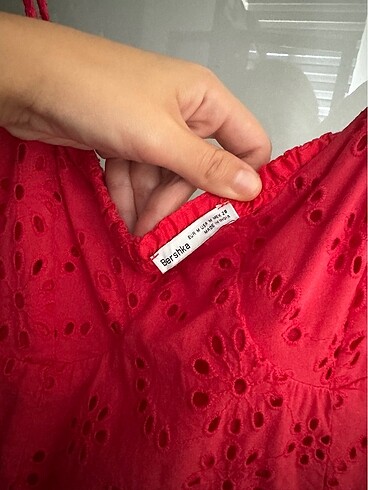 m Beden Bershka fisto kumaş kırmızı elbise