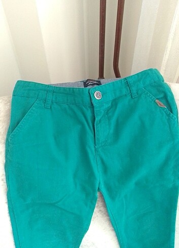 9 Yaş Beden 8 9 yaş LC Waikiki erkek çocuk yeşil pantolon yeni