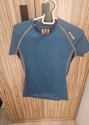 Spor t-shirt