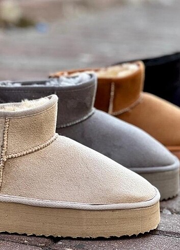 UGG kalın taban mini bej 