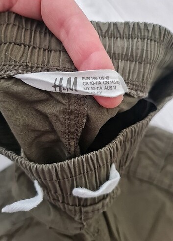 10 Yaş Beden haki Renk H&M Yandan Cepli Erkek Çocuk Şort