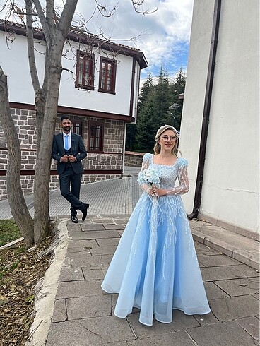 Nişan elbisesi