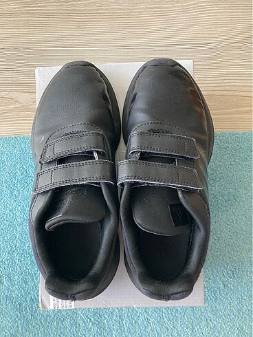 36 Beden siyah Renk Adidas çocuk spor ayakkabı