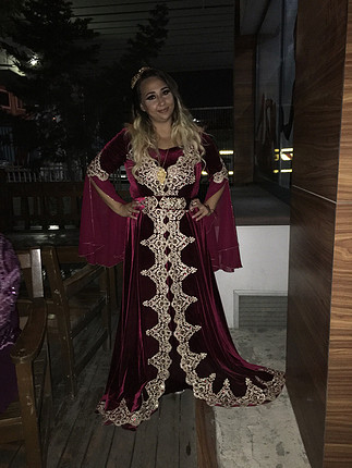 44 Beden bordo Renk Kaftan 48 beden 46 beden 50 bedenede olur kalıbı cok geniş ve es