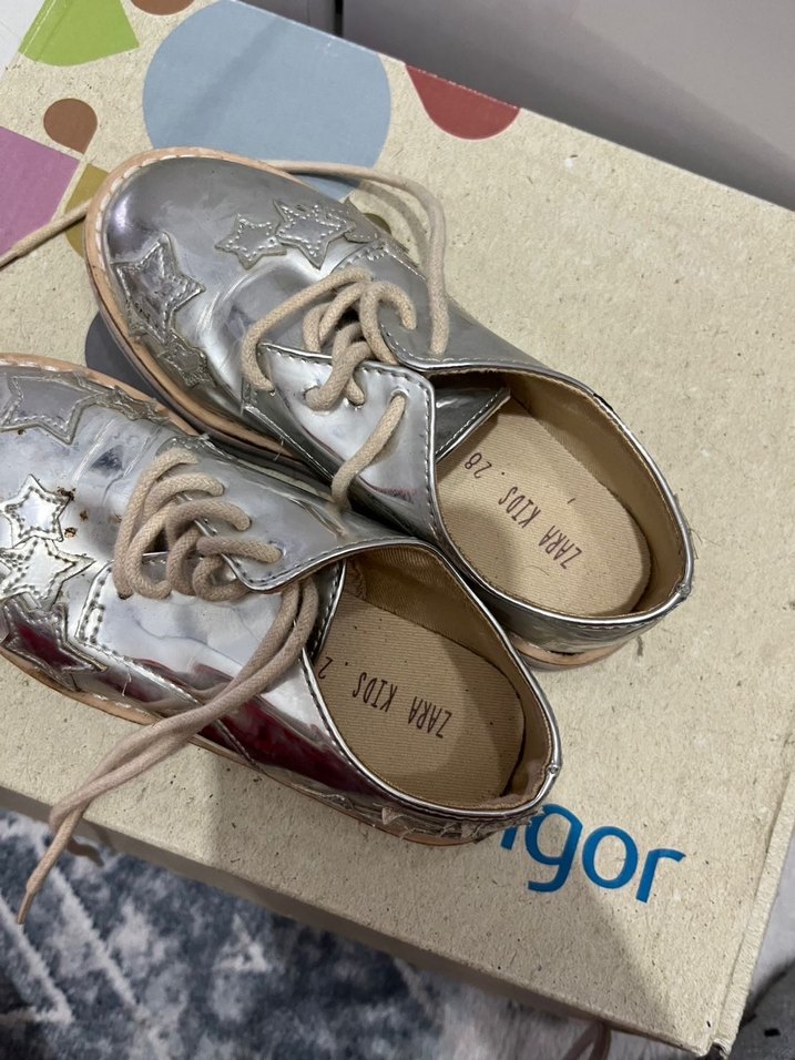 Gri Metalik Nakışlı Erkek Çocuk Ayakkabısı - Görsel 2