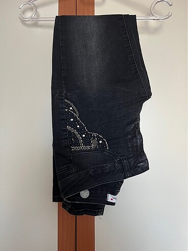koton siyah jeans cepleri taş işlemeli