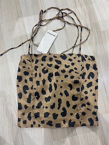 Leopar Crop