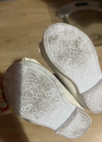 Kız Çocuk Beyaz Tokalı Babet Ayakkabı - Görsel 3