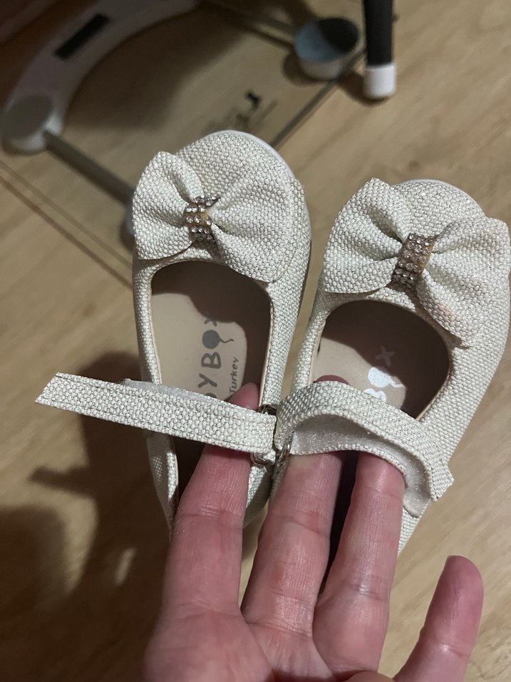 Kız Çocuk Beyaz Tokalı Babet Ayakkabı - Görsel 4