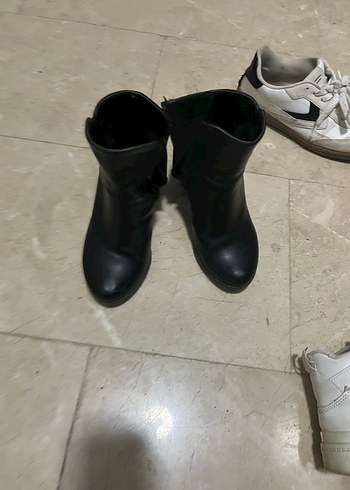 Siyah Tokalı Kadın Botu, Kalın Topuklu - Görsel 2