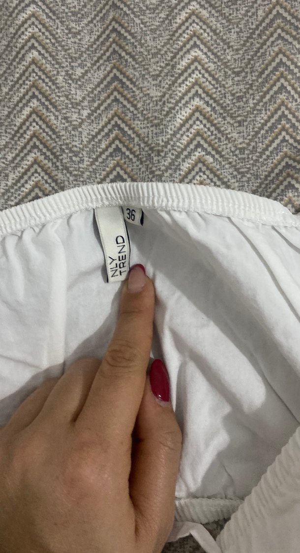 Beyaz V Yaka Midi Keten Elbise - Görsel 2