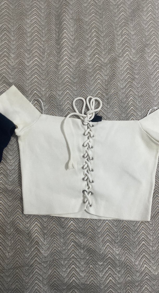 Düğmeli Beyaz Mini Crop Top - Görsel 4