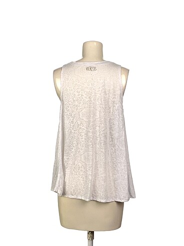 l Beden Guess T-shirt %70 İndirimli.