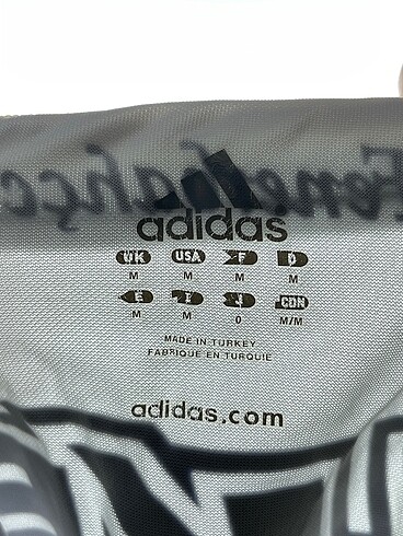 universal Beden çeşitli Renk Adidas T-shirt %70 İndirimli.