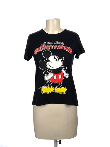 Diğer T-shirt %70 İndirimli.