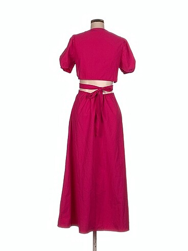 s Beden Stradivarius Uzun Elbise %70 İndirimli.