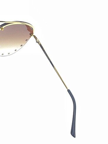 Beden Louis Vuitton Gözlük %70 İndirimli.