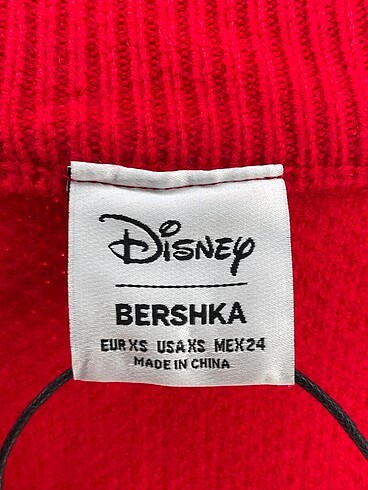 xs Beden kırmızı Renk Bershka Sweatshirt %70 İndirimli.