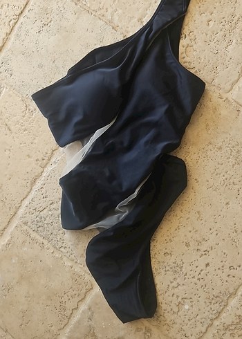 Siyah Dantel Detaylı Asimetrik Monokini - Görsel 2