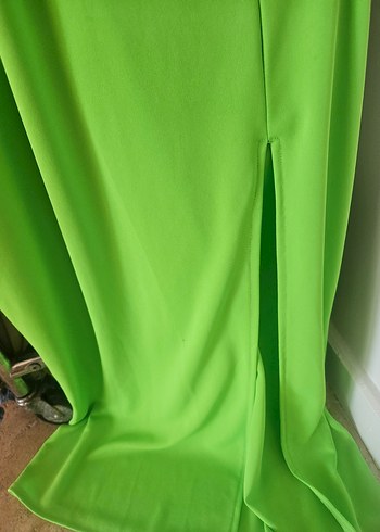 Yeşil Drapeli Uzun Askılı Parti Elbisesi - Görsel 5