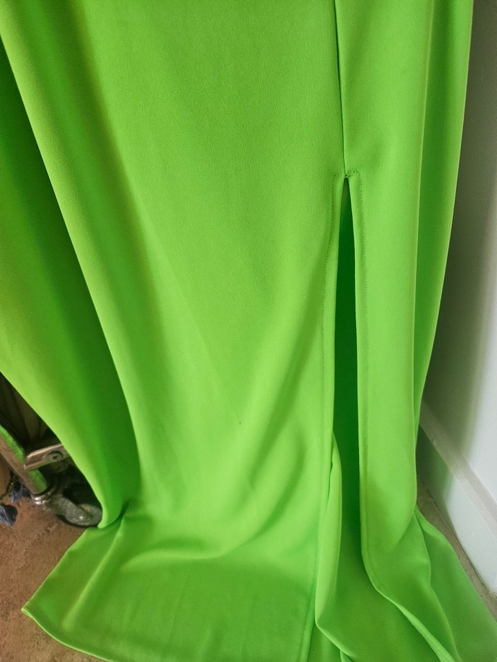 Yeşil Drapeli Uzun Askılı Parti Elbisesi - Görsel 5