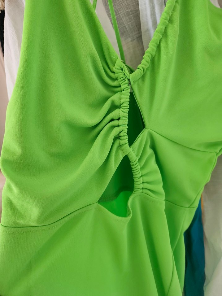 Yeşil Drapeli Uzun Askılı Parti Elbisesi - Görsel 4