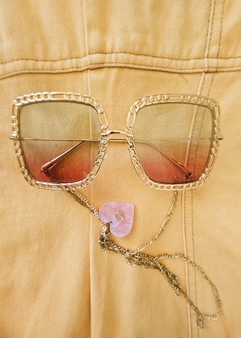 Zincir Detaylı Altın Renk Vintage Kadın Güneş Gözlüğü - Görsel 2