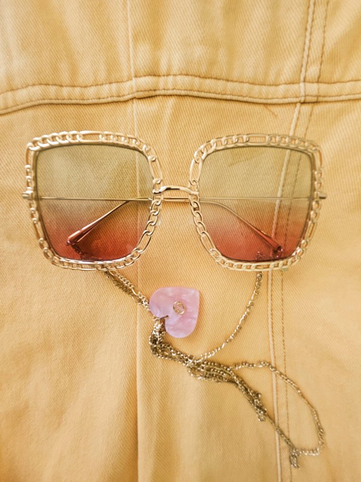Zincir Detaylı Altın Renk Vintage Kadın Güneş Gözlüğü - Görsel 2