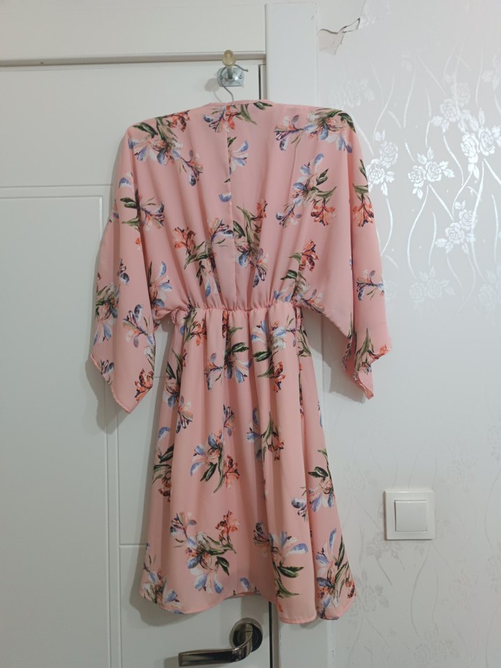 Pembe Çiçek Desenli kısa  Kadın Elbise - Görsel 2