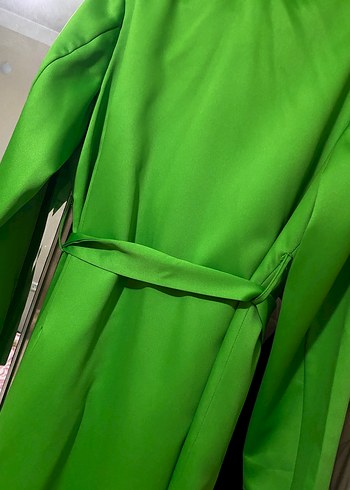 Giyilmedi sıfır  Yeşil Kadın Trençkot garni orjinal ürünü - Görsel 3