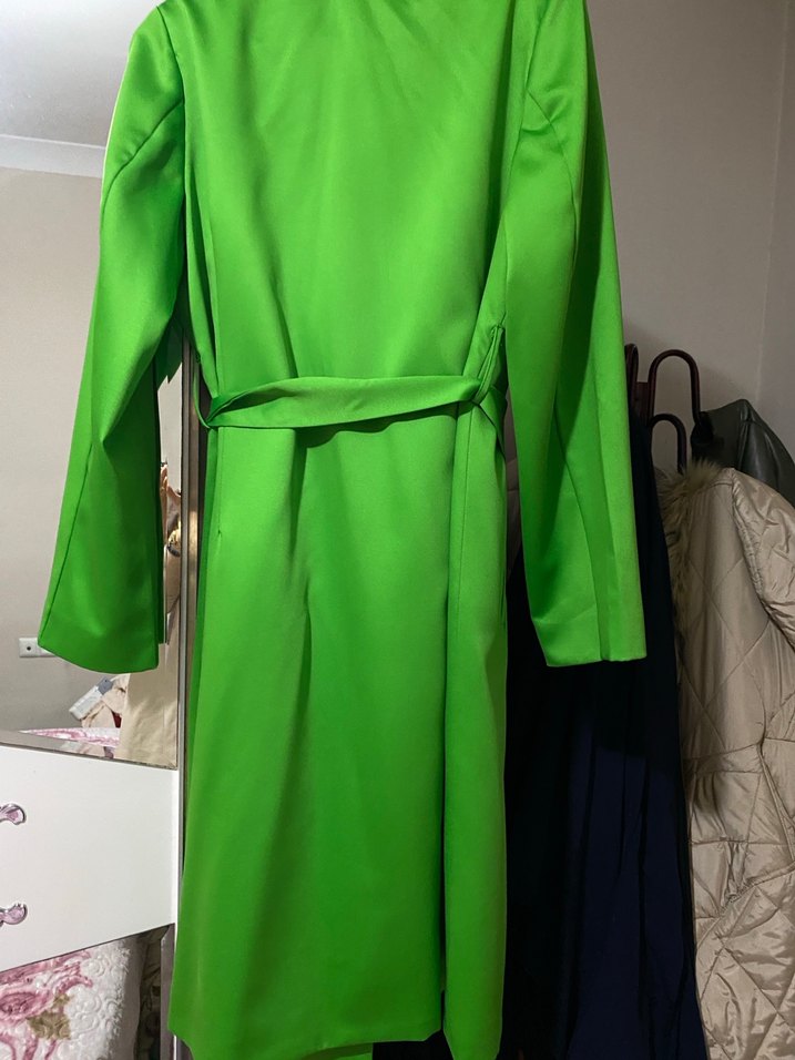 Giyilmedi sıfır  Yeşil Kadın Trençkot garni orjinal ürünü - Görsel 4