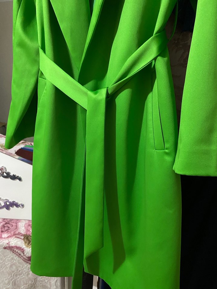 Giyilmedi sıfır  Yeşil Kadın Trençkot garni orjinal ürünü - Görsel 2