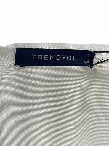 38 Beden beyaz Renk Trendyol & Milla Uzun Elbise %70 İndirimli.