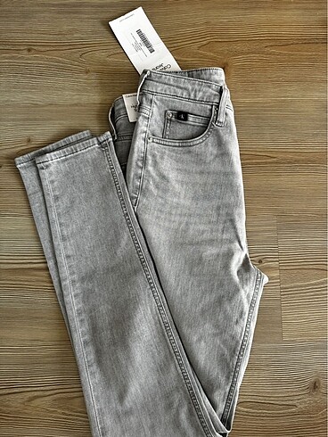 28 Beden gri Renk #calvinklein kot