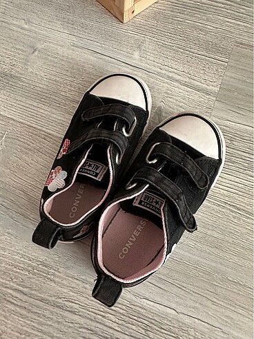 24 Beden siyah Renk Converse orijinal