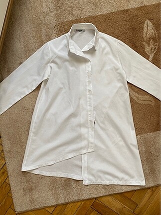 Fermuarlı beyaz gömlek