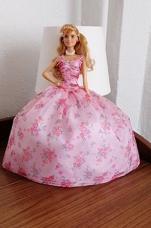 barbie bebek