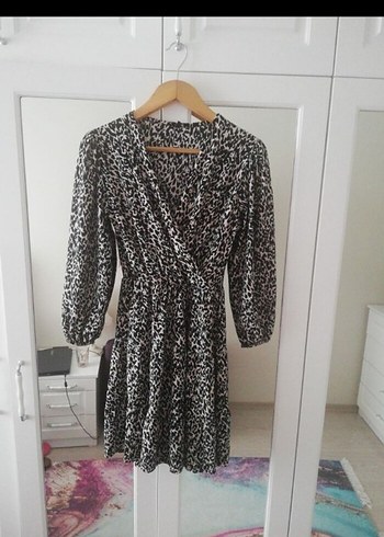 Gri Zebra Desenli V Yaka Midi Elbise