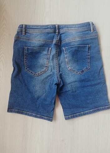 xs Beden Lcwaikiki marka şort xxs bedendir